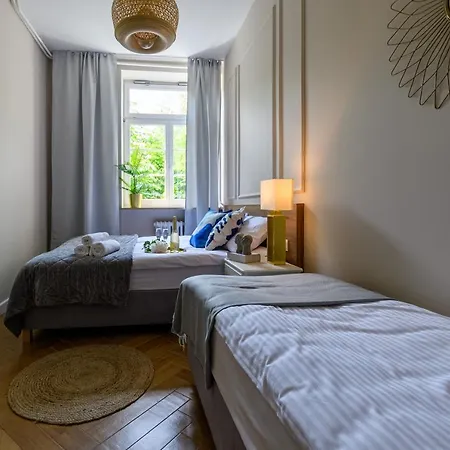 Movo Old Town Apartament *